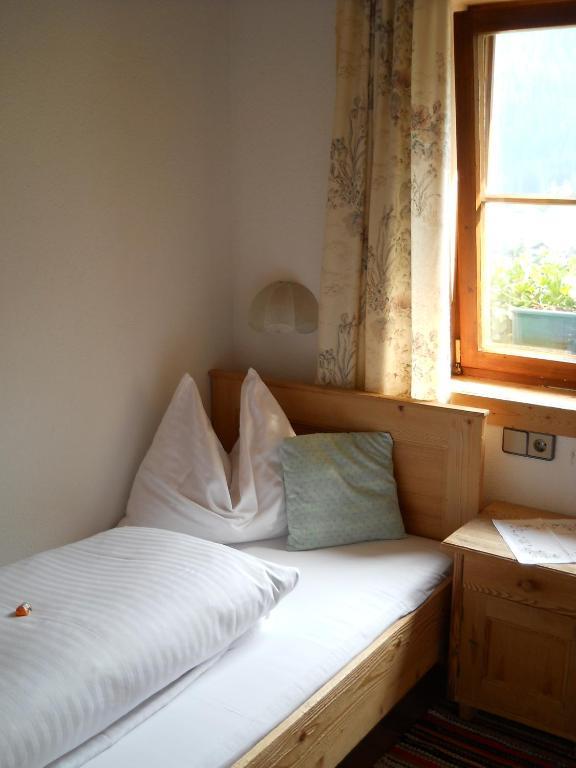 Gasthaus Gasthaus Raiffeisen Innervillgraten Zimmer foto