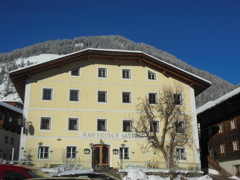 Gasthaus Gasthaus Raiffeisen Innervillgraten Exterior foto