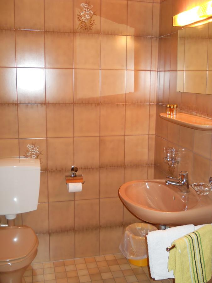 Gasthaus Gasthaus Raiffeisen Innervillgraten Zimmer foto