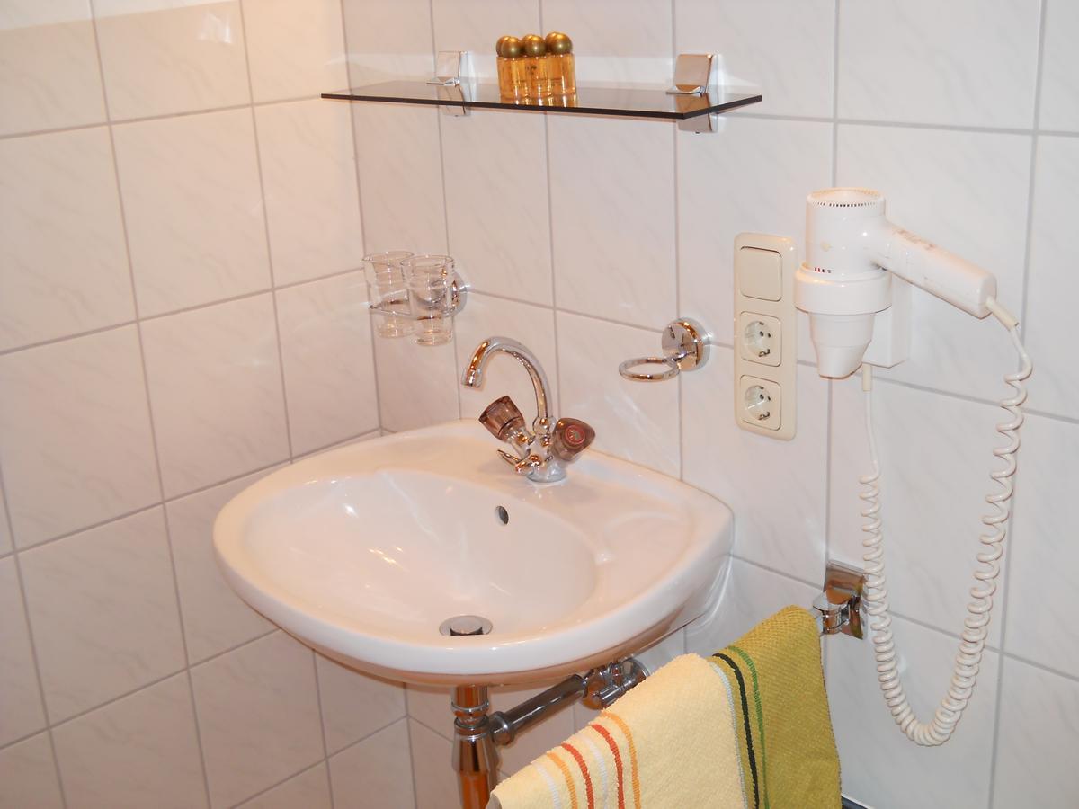 Gasthaus Gasthaus Raiffeisen Innervillgraten Zimmer foto